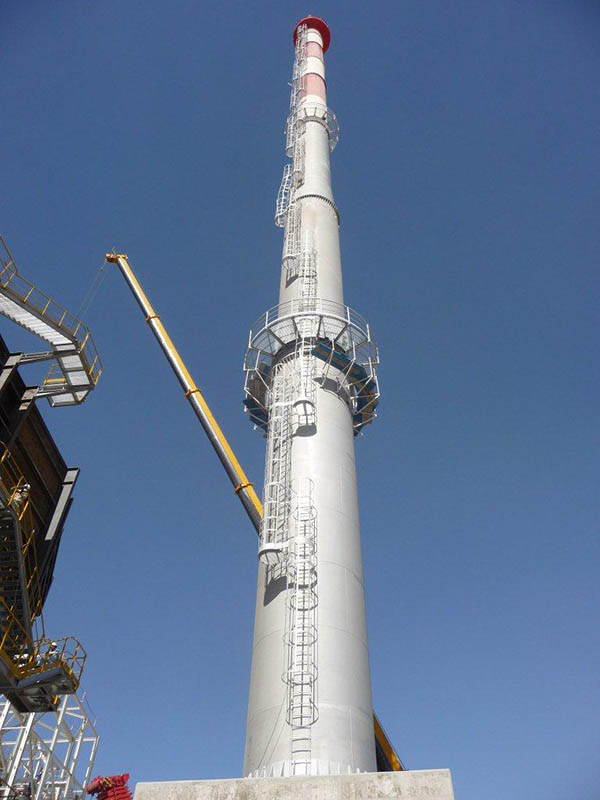 Жидкостный демпфер на вершине 100 метровой стальной башни